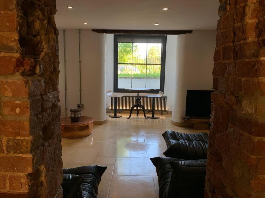 Appartement Lavish At Montpellier Gardens